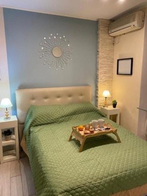 Departamento con patio para tres en el centro de San Telmo